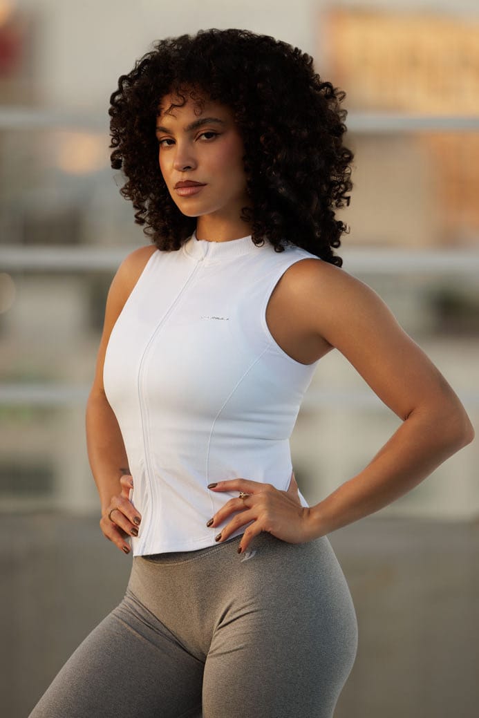 W4342 - Pulse Seamless Zip Tank - Image 4