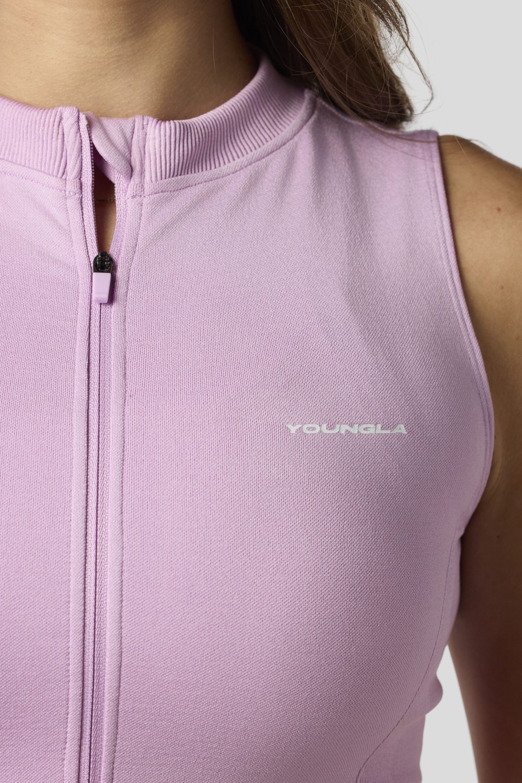 W4342 - Pulse Seamless Zip Tank - Image 11
